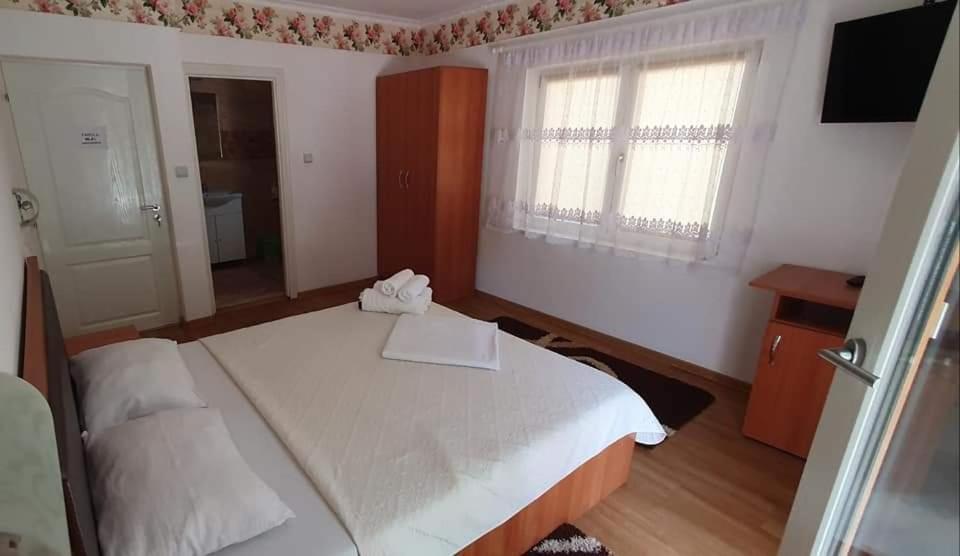 Apartamento Casa Mimi Băile Herculane Exterior foto